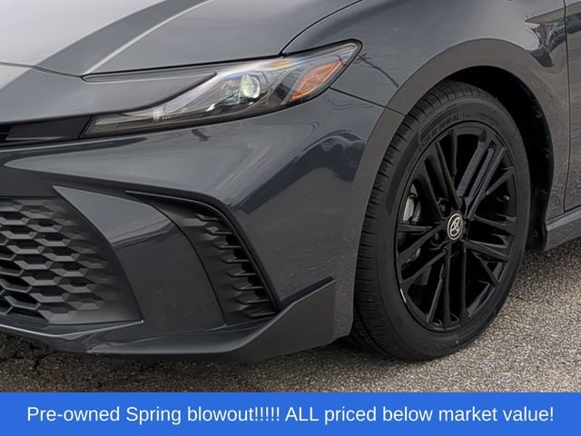 Used 2025 Toyota Camry SE FWD image 17