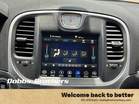 Used 2018 Chrysler 300 Touring L RWD image 29