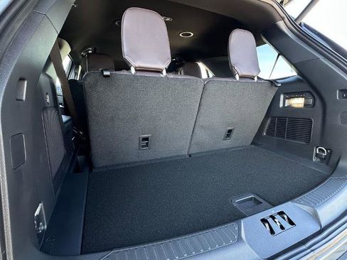 New 2026 Ford Explorer Platinum image 31