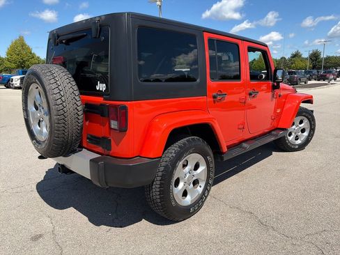 Used 2015 Jeep Wrangler Unlimited Sahara w/ Connectivity Group AWD/4WD image 8
