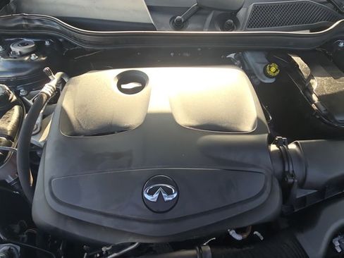Used 2017 INFINITI QX30 w/ Cargo Package FWD image 22