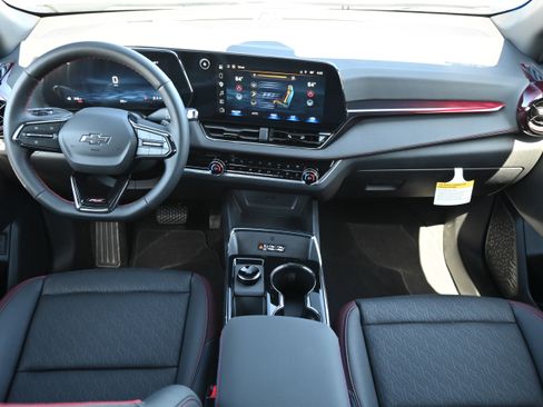 Used 2026 Chevrolet Equinox RS w/ Convenience Package III image 3