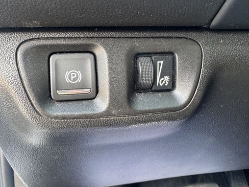 Used 2022 GMC Acadia AT4 AWD/4WD image 25