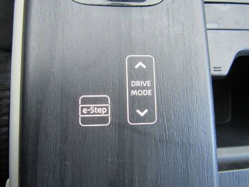 Used 2024 Nissan Ariya FWD image 50