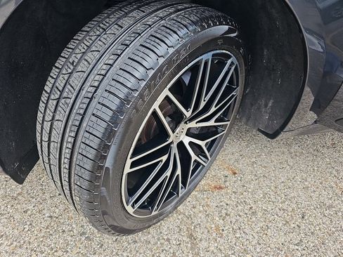 Used 2024 Porsche Macan image 35