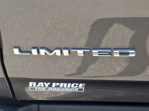 Used 2022 RAM 1500 Limited w/ Body Color Bumper Group AWD/4WD image 31