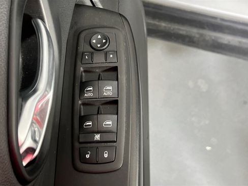 Used 2022 Jeep Cherokee Trailhawk w/ Trailer Tow Group image 17