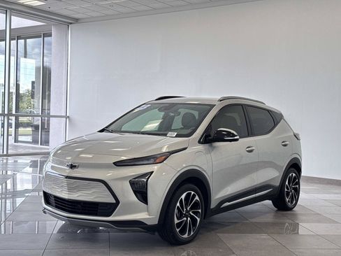 Used 2023 Chevrolet Bolt EUV Premier FWD image 28