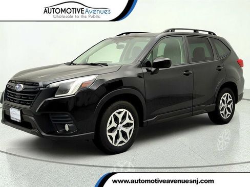 Used 2022 Subaru Forester Premium AWD/4WD image 1