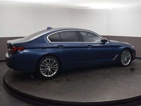 Used 2023 BMW 530i w/ Premium Package RWD image 3