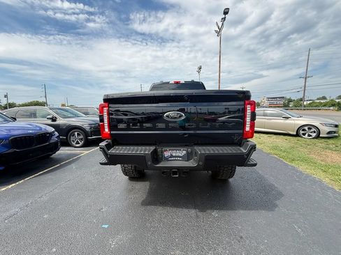 Used 2025 Ford F250 XLT w/ Black Appearance Package AWD/4WD image 4