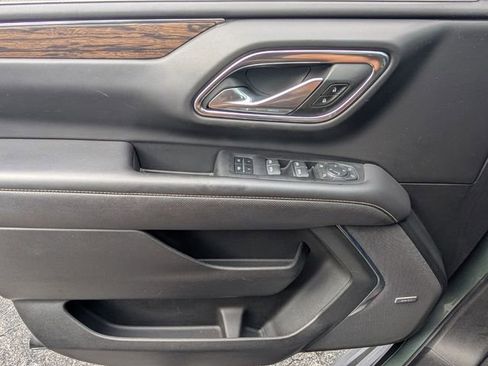 Used 2024 Chevrolet Suburban Premier image 37