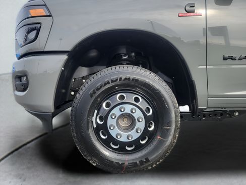 New 2026 RAM 3500 Big Horn AWD/4WD image 9