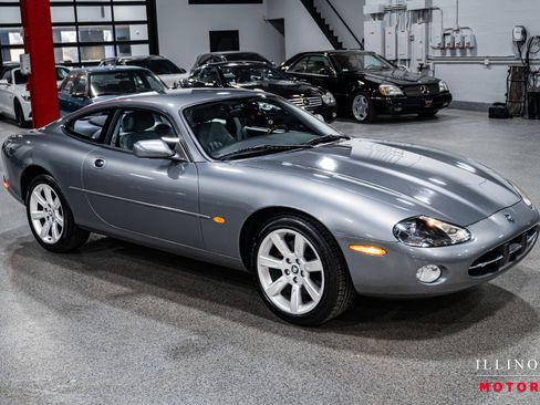 Used 2003 Jaguar XK8 Coupe image 7