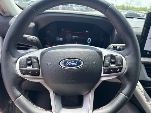 Used 2025 Ford Explorer Active w/ Active Comfort Package AWD/4WD image 24