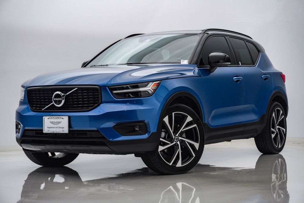 Used 2021 Volvo XC40 T5 R-Design AWD/4WD image 1