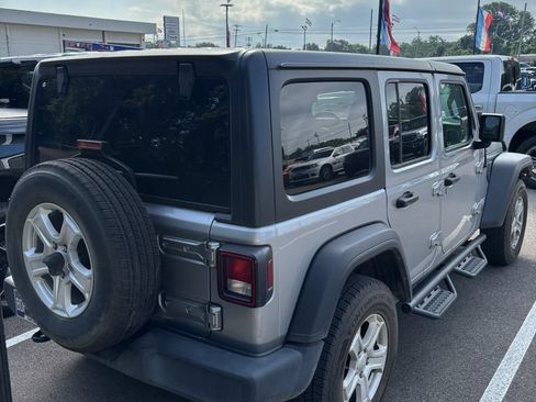 Used 2019 Jeep Wrangler Unlimited Sport S AWD/4WD image 4
