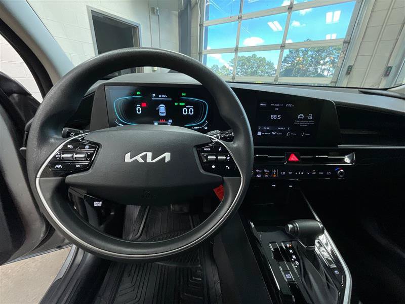 Used 2025 Kia Niro LX FWD image 14
