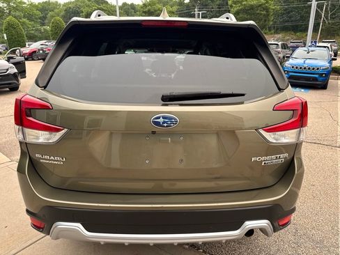 Used 2022 Subaru Forester Touring AWD/4WD image 3