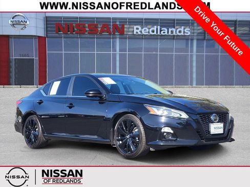 Used 2022 Nissan Altima 2.5 SR w/ Midnight Edition Package FWD image 1