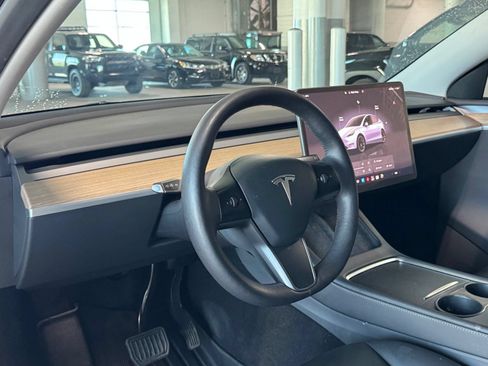 Used 2023 Tesla Model Y Long Range AWD/4WD image 13