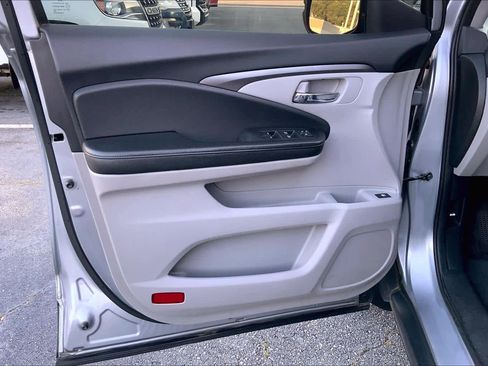 Used 2017 Honda Pilot EX image 21