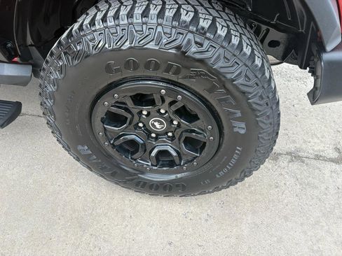 Used 2022 Ford Bronco Wildtrak image 65