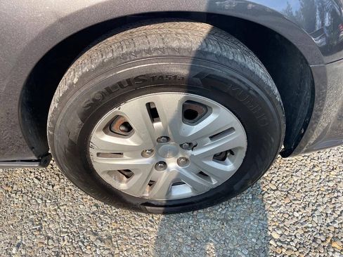 Used 2019 Dodge Grand Caravan SE FWD image 31
