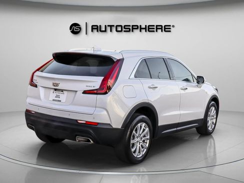 Used 2022 Cadillac XT4 Luxury w/ Cold Weather Package image 10