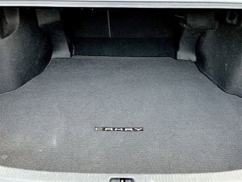 Used 2020 Toyota Camry LE image 21