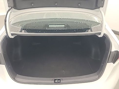 Used 2025 Toyota Corolla LE image 19