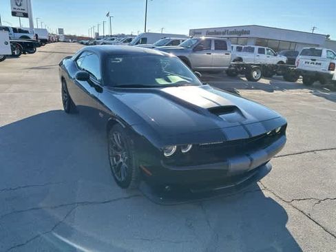 Used 2016 Dodge Challenger SRT w/ Technology Group image 29