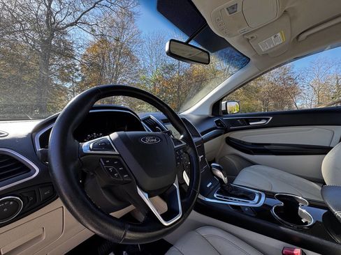 Used 2017 Ford Edge Titanium w/ Technology Package image 9