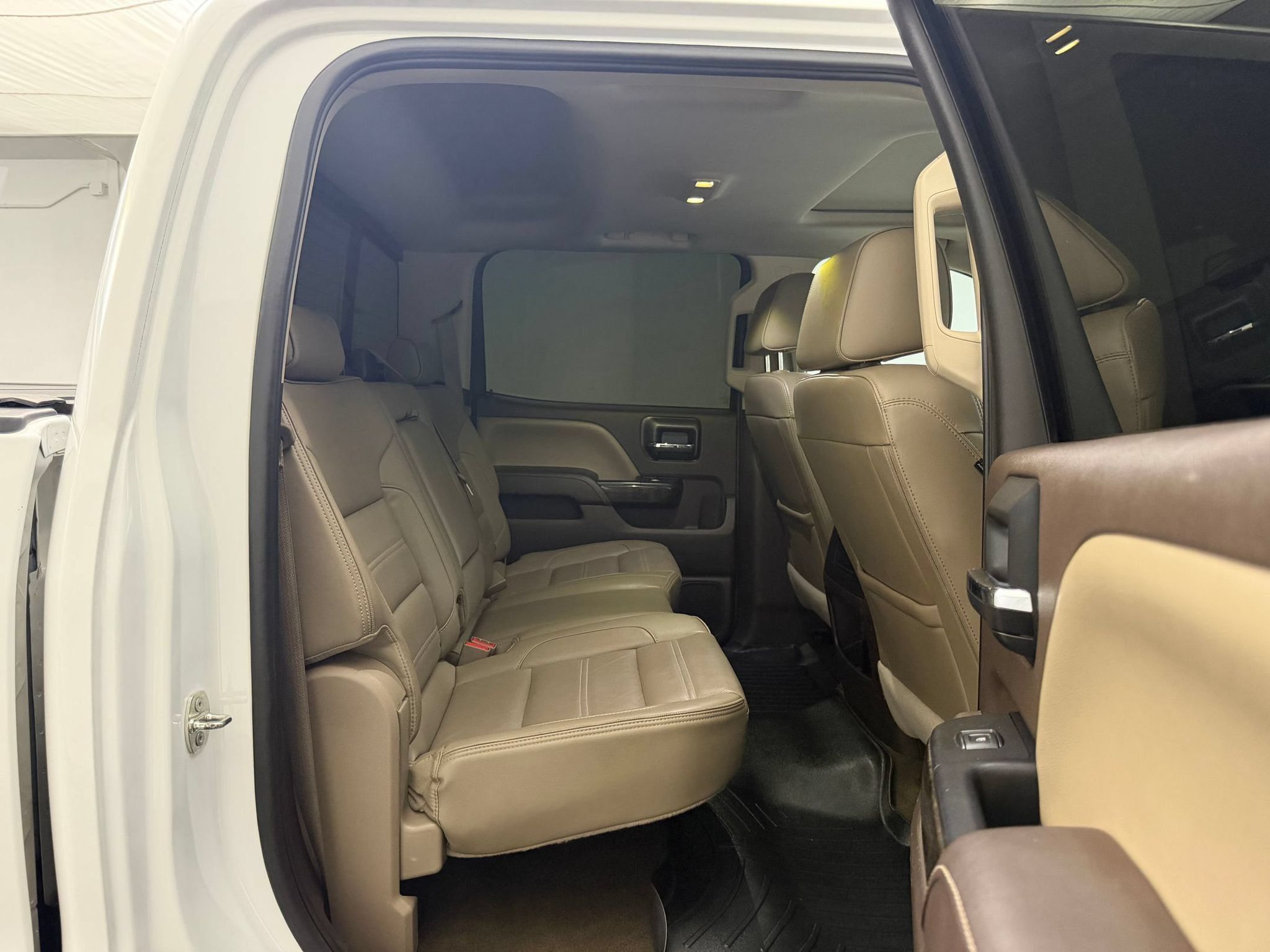 Used 2016 GMC Sierra 2500 Denali w/ Driver Alert Package AWD/4WD image 30