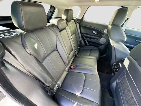 Used 2019 Land Rover Range Rover Evoque SE image 30