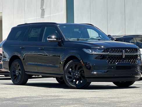 New 2026 Lincoln Navigator Reserve w/ Jet Appearance Package AWD/4WD image 1