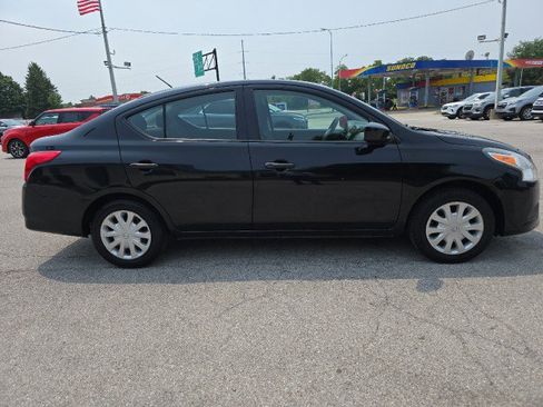 Used 2016 Nissan Versa S FWD image 6