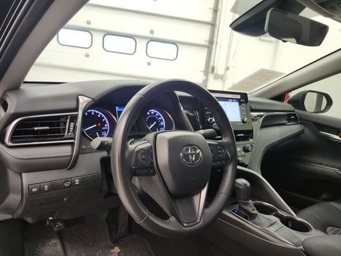 Used 2024 Toyota Camry SE image 12