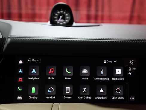 Used 2023 Porsche Taycan GTS image 18