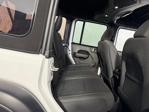 Used 2024 Jeep Wrangler Unlimited AWD/4WD image 21