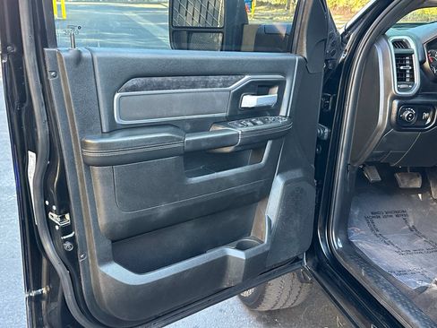 Used 2024 RAM 3500 Big Horn w/ Night Edition AWD/4WD image 21