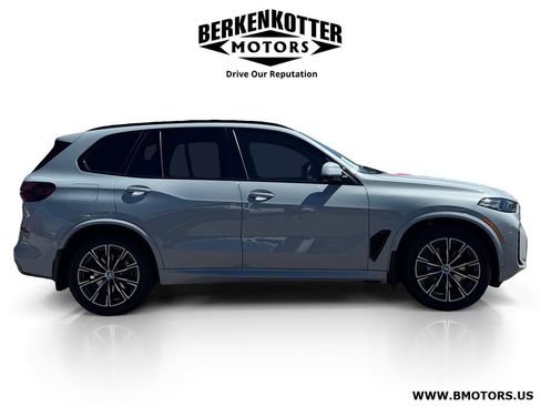 Used 2025 BMW X5 xDrive40i w/ M Sport Package AWD/4WD image 2