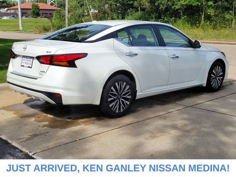 Certified 2023 Nissan Altima 2.5 SV AWD/4WD image 3