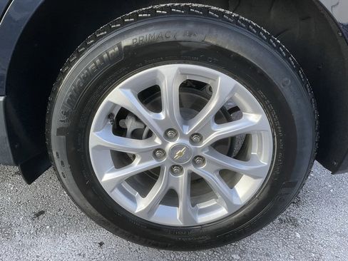 Used 2020 Chevrolet Equinox LS w/ LS Convenience Package image 32