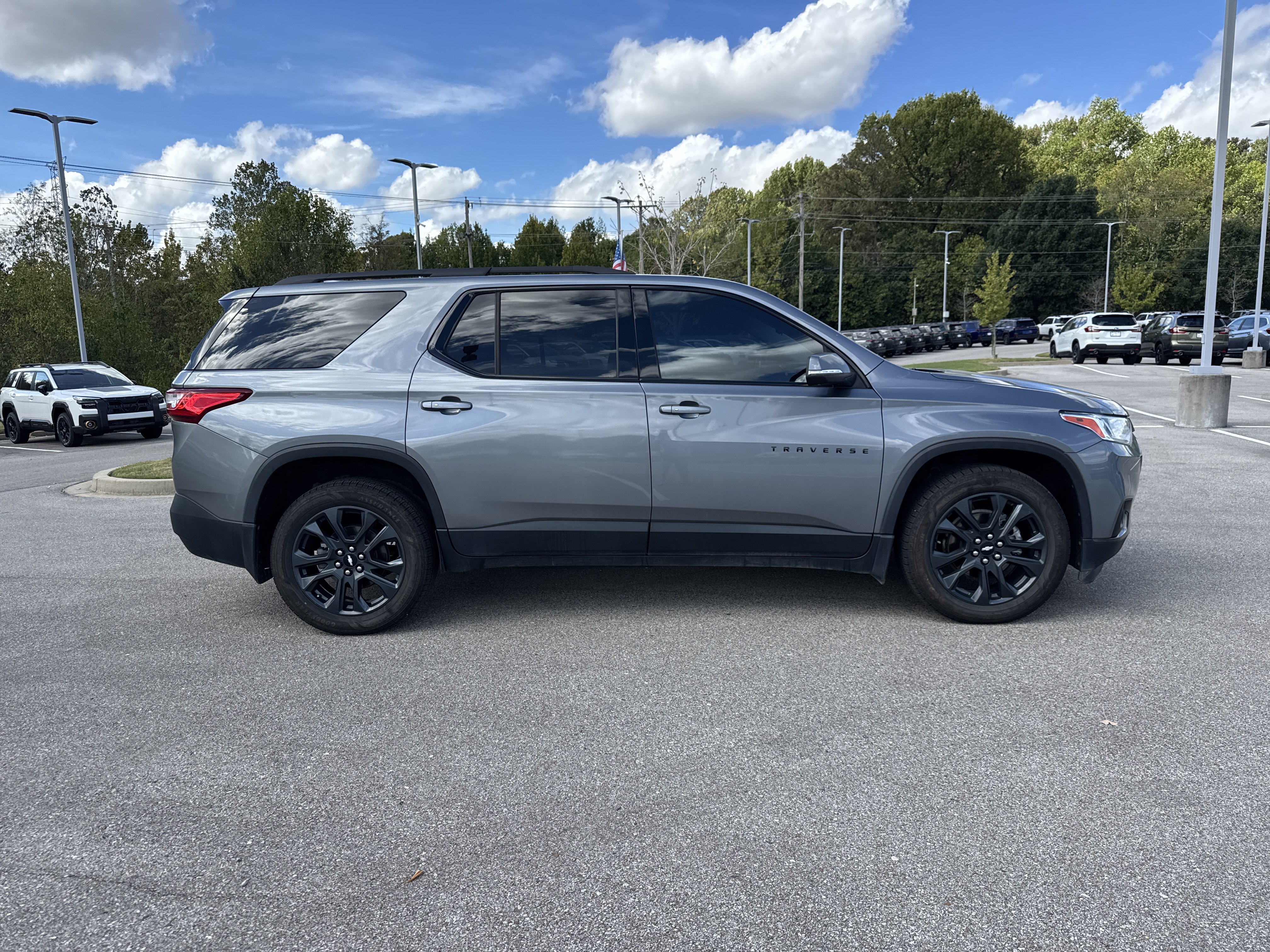 Used 2021 Chevrolet Traverse RS AWD/4WD image 2