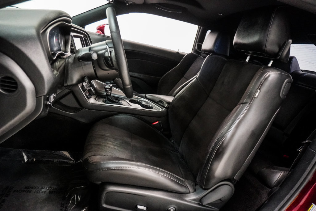 Used 2019 Dodge Challenger GT w/ Plus Package RWD image 6