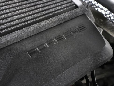 Certified 2025 Porsche Macan image 27