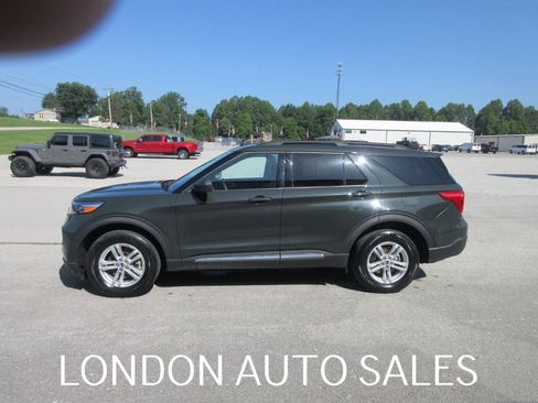 Used 2024 Ford Explorer XLT w/ Equipment Group 202A AWD/4WD image 3