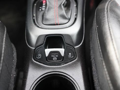 Used 2020 Jeep Compass Trailhawk AWD/4WD image 25