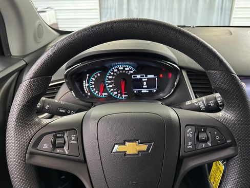 Certified 2021 Chevrolet Trax LS w/ Tint and Cruise Package image 8